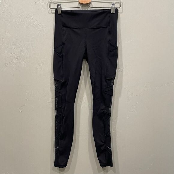 Lululemon Speed Up Tight *Mesh 28" in Black - Size: 4 - Picture 2 of 12
